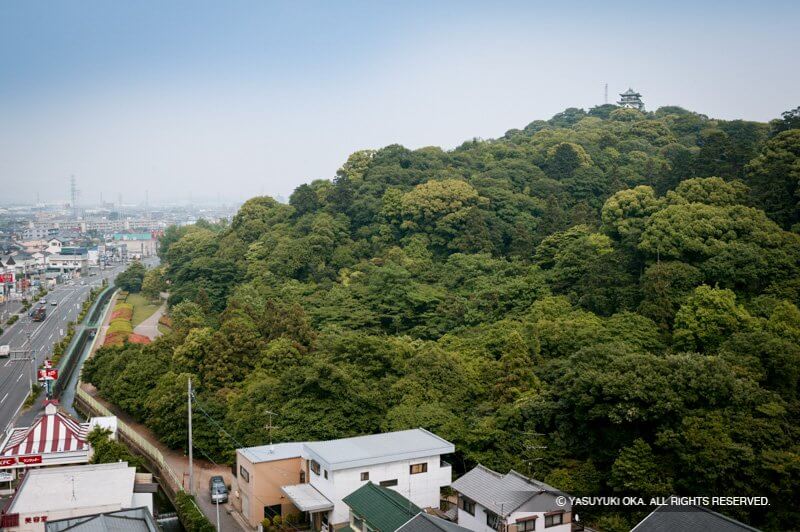 キャッスルイン小牧から見た小牧山城