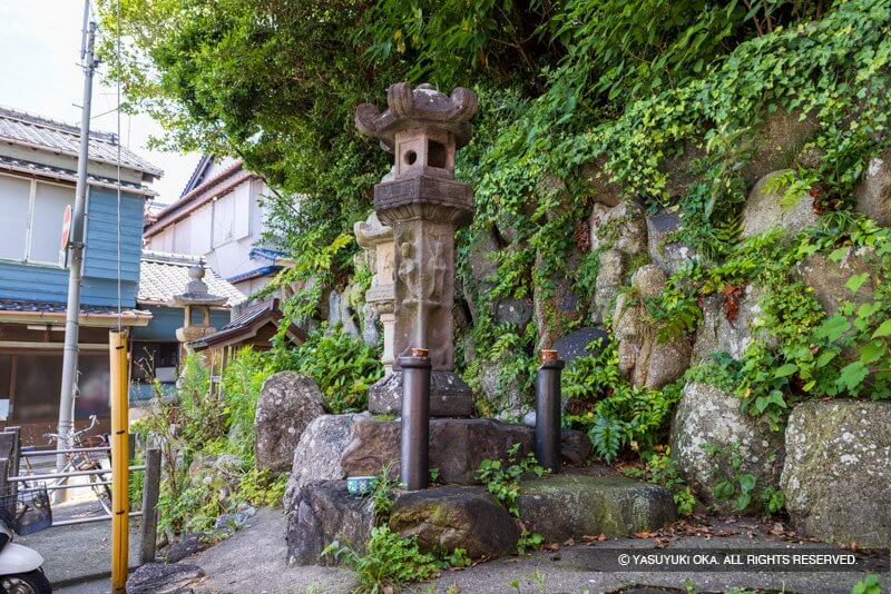 清正寄進と島に伝わる六地蔵灯籠（篠島）