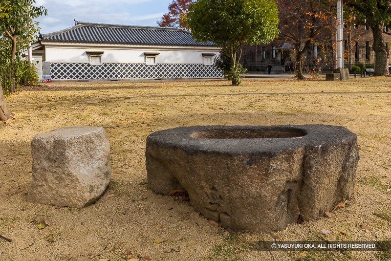 大阪城本丸の手水鉢